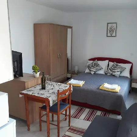 Studio Garden - Studio With Terrace Apartment *